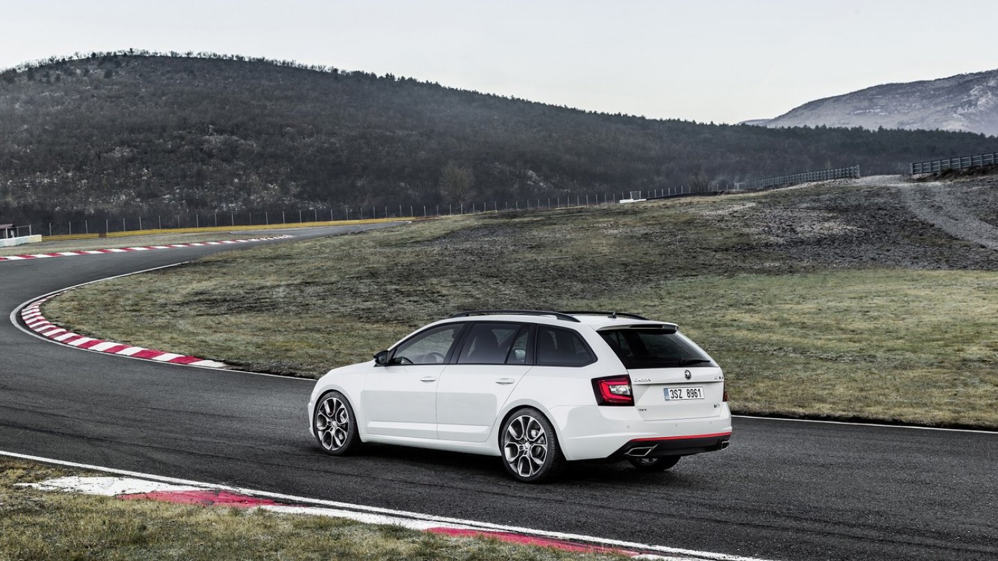 Ab sofort auch beim Octavia RS die Schokoladenseite: Das Heck.