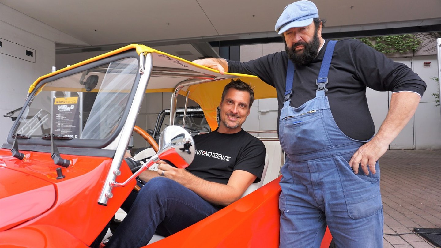 Der Autor mit Bud Spencer Double Klaus Löffler auf der IAA.