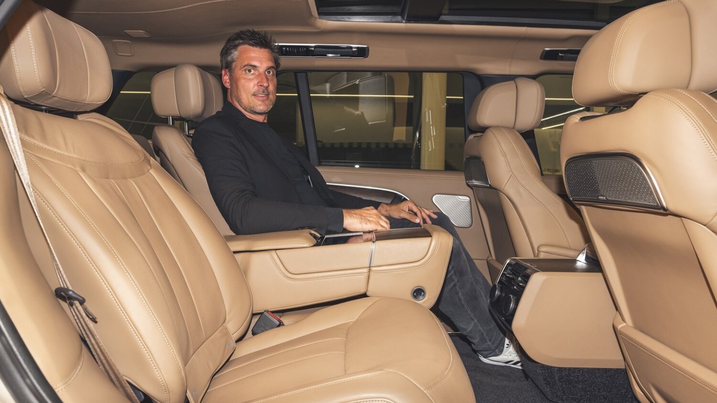Erste Sitzprobe im neuen Range Rover mit langem Radstand.