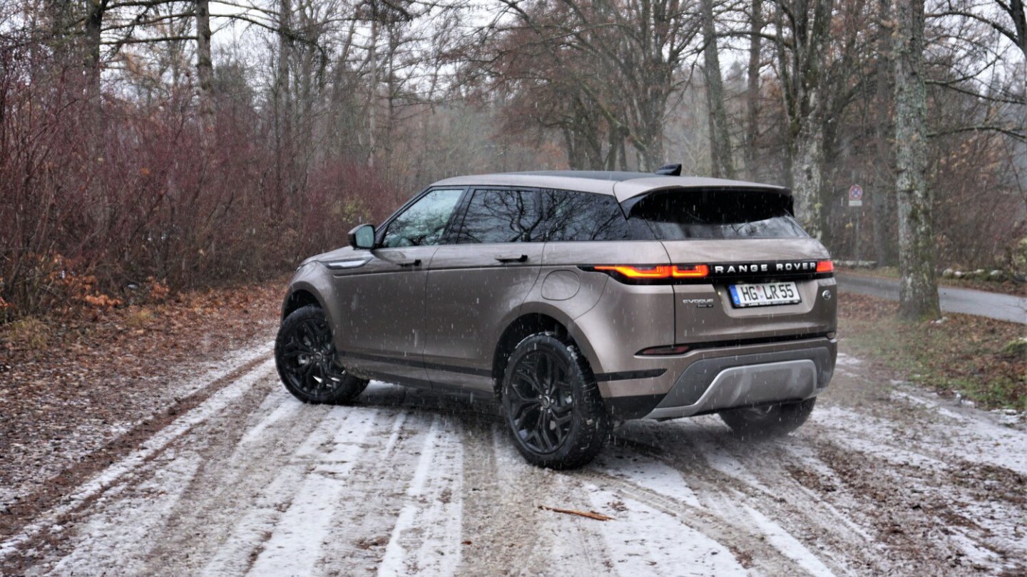 Die Testfahrten fanden im ersten Wintereinbruch des Jahres statt.