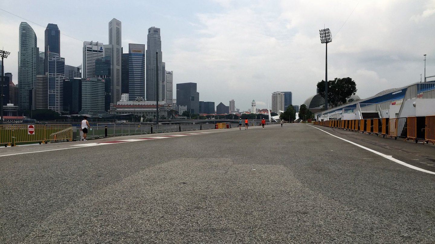 Lebenslust: Wenn die morgendliche Laufrunde über Formel 1- Ashpalt führt.