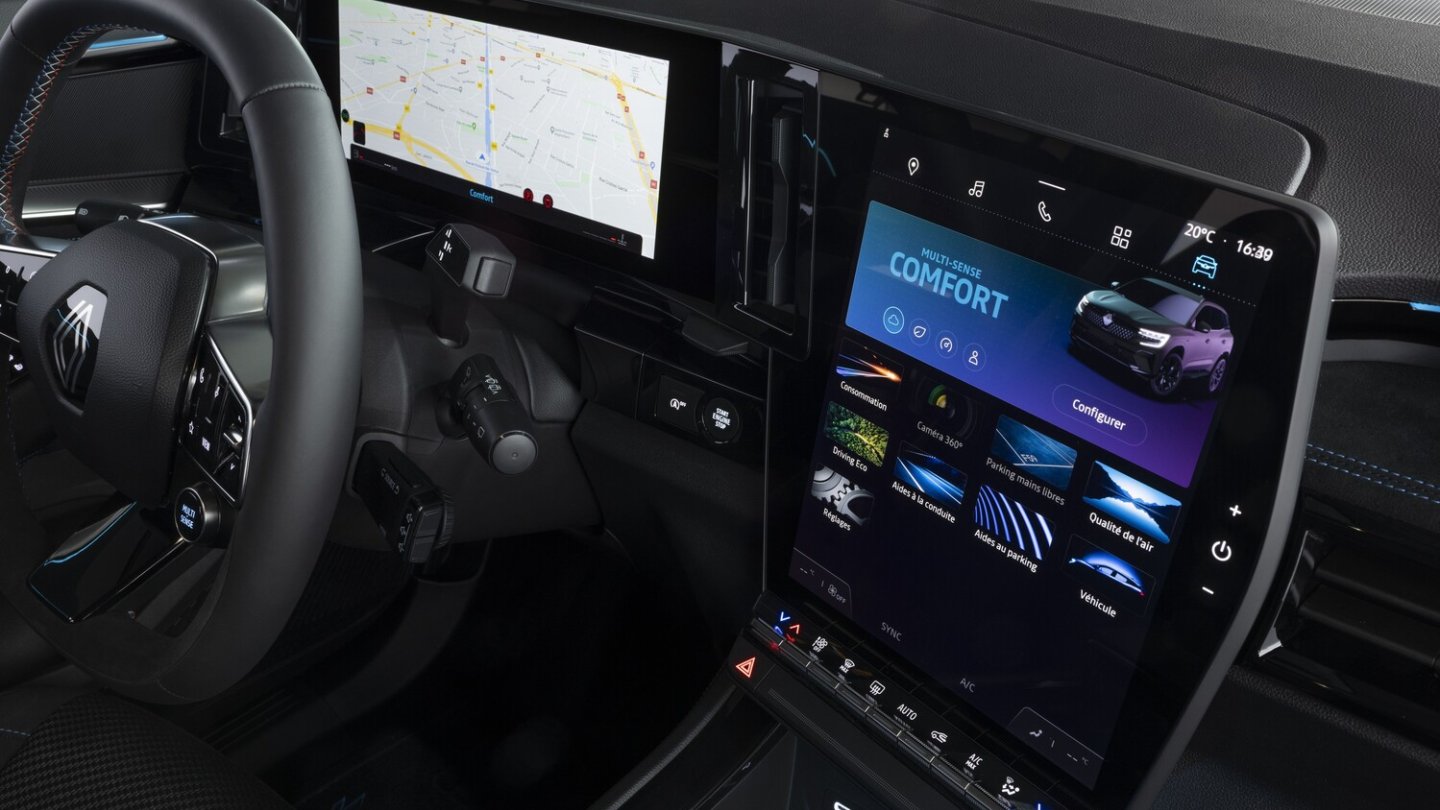 Das Infotainmentsystem nutzt Google-Software.