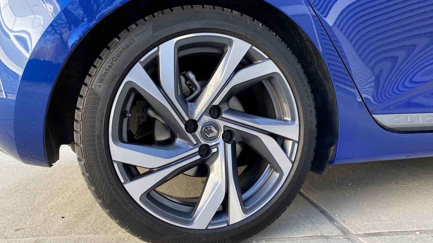 Der Clio R.S. Line steht auf 17-Zoll-Felgen.