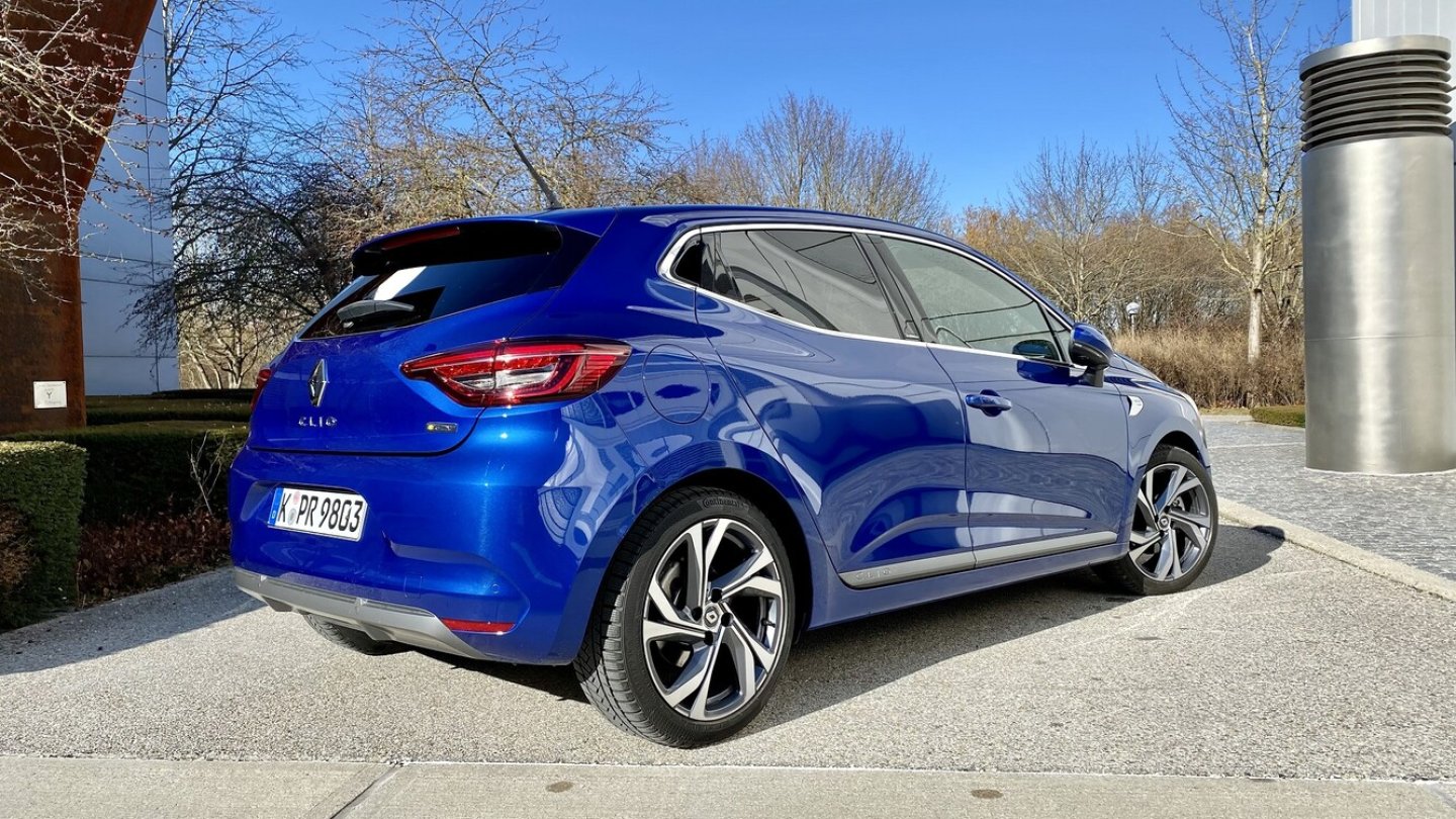 Die Türgriffe trägt der Clio auch weiterhin in der C-Säule.