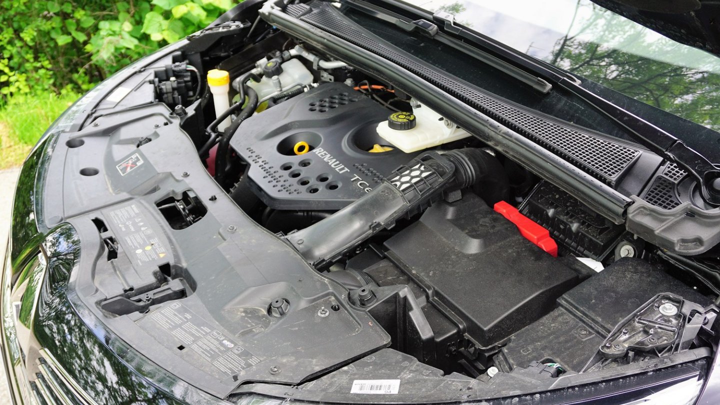 Der Benziner im Espace stemmt sich mit 200 PS aus 1,6 Litern Hubraum gegen 1,7 Tonnen Leergewicht.