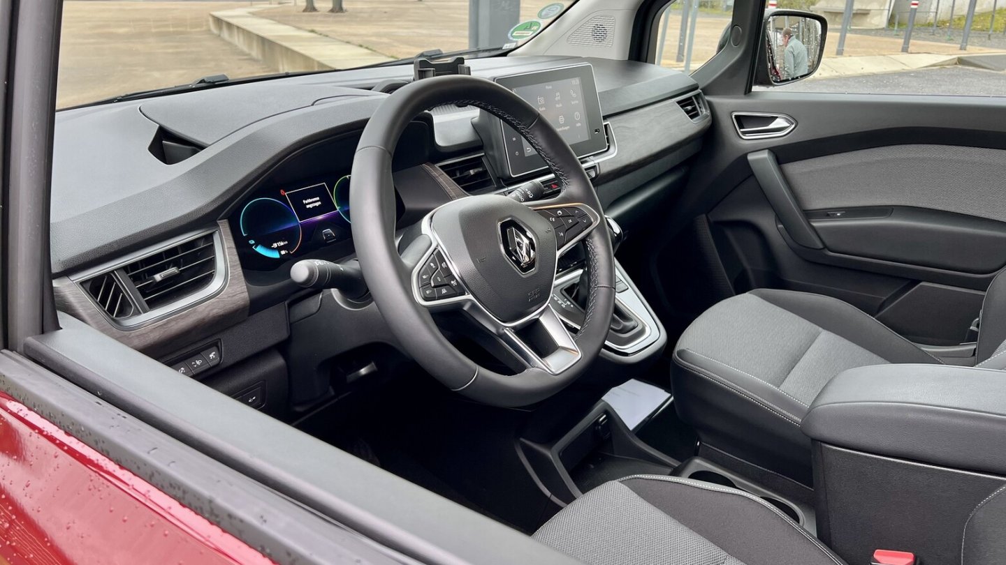 Das intuitiv bedienbare Cockpit ist aus dem Verbrenner-Kangoo bekannt.