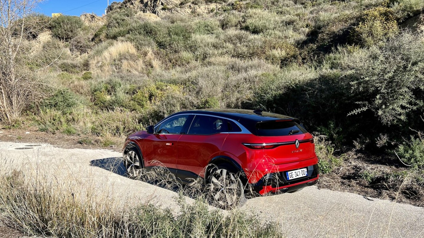 Der Megane ist kaum günstiger als der VW ID.3, aber hochwertiger ausgestattet.