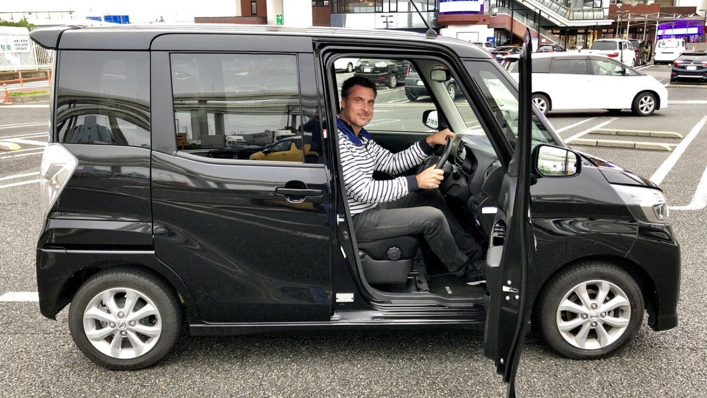 Eines der in Japan beliebten Kei Cars, der Nissan Dayz Roox.