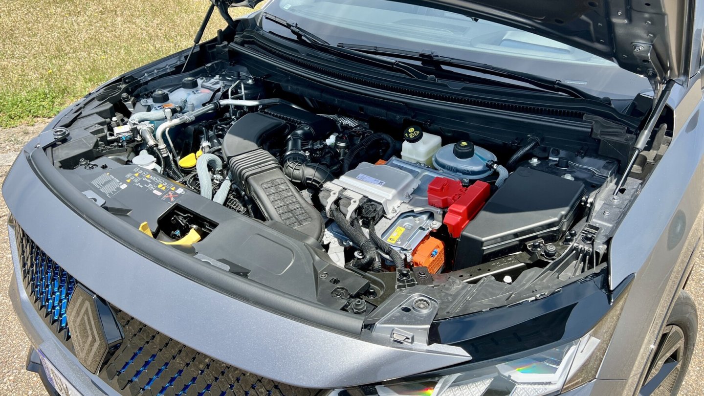 Der Vollhybrid hat eine Systemleistung von 147 kW / 200 PS.