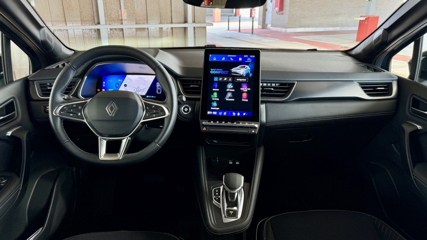 Das Cockpit des Renautl Symbioz gleicht dem des Captur.