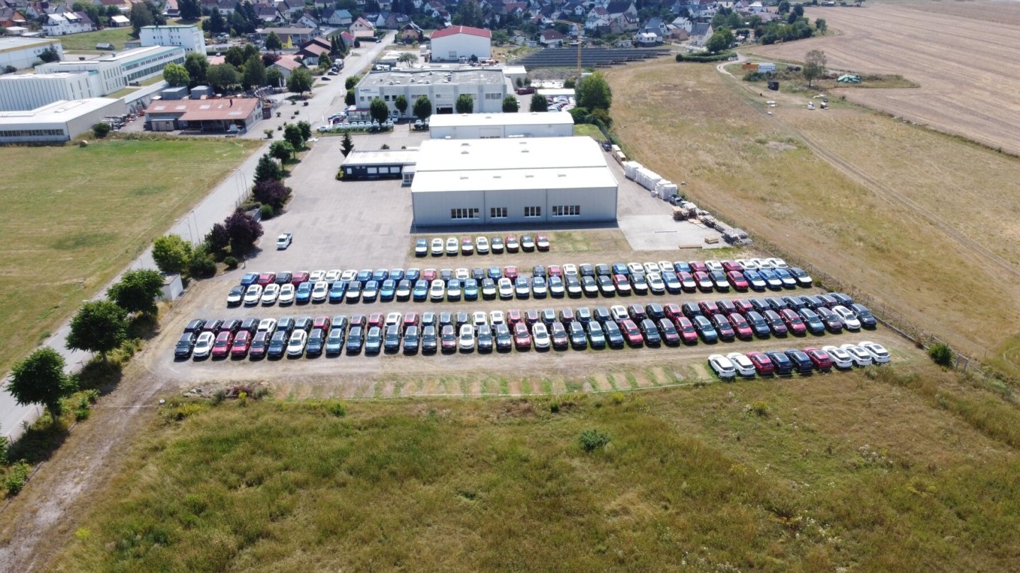 Eine aktuelle Neuwagenlieferung aus China.