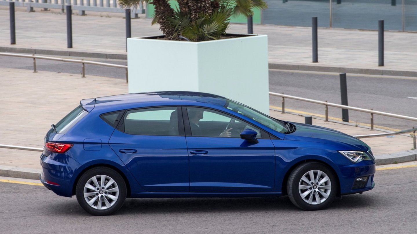 Den Seat Leon TGI gibt es jetzt auch mit Schaltgetriebe.