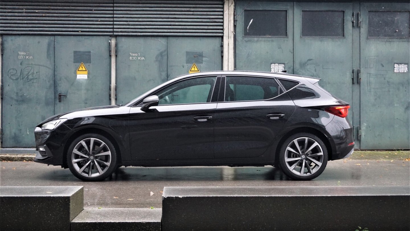 Der lange Radstand des Leon bringt viel Platz im Fond.