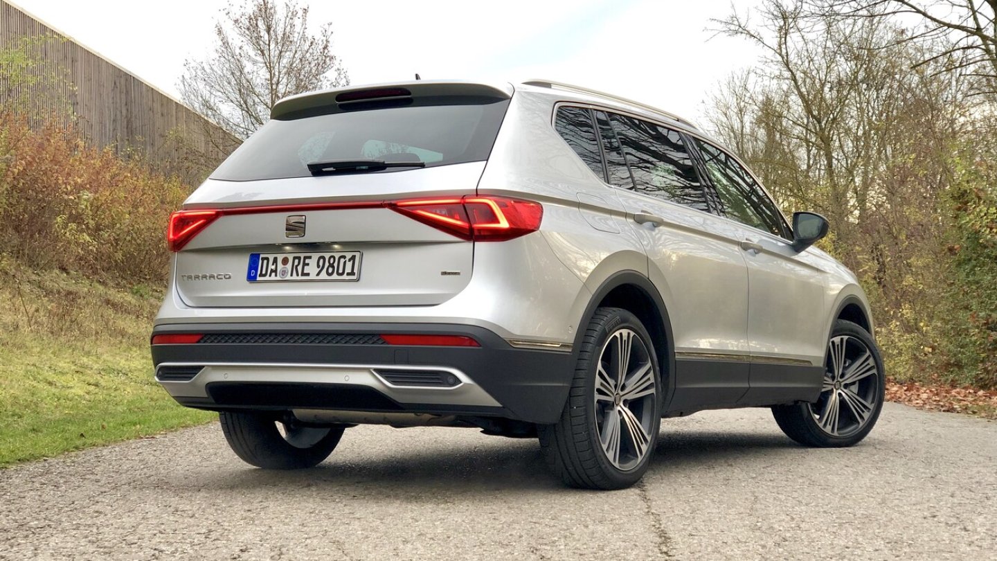 Der Tarraco-Testwagen ist in Reflexsilber lackiert.