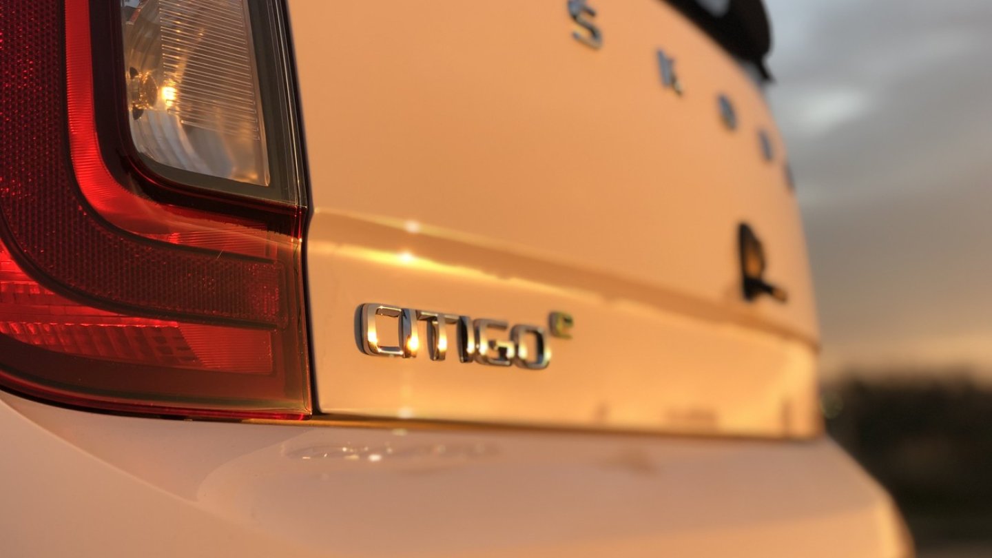 Neue Schriftzüge am Heck des kleinsten Skoda.