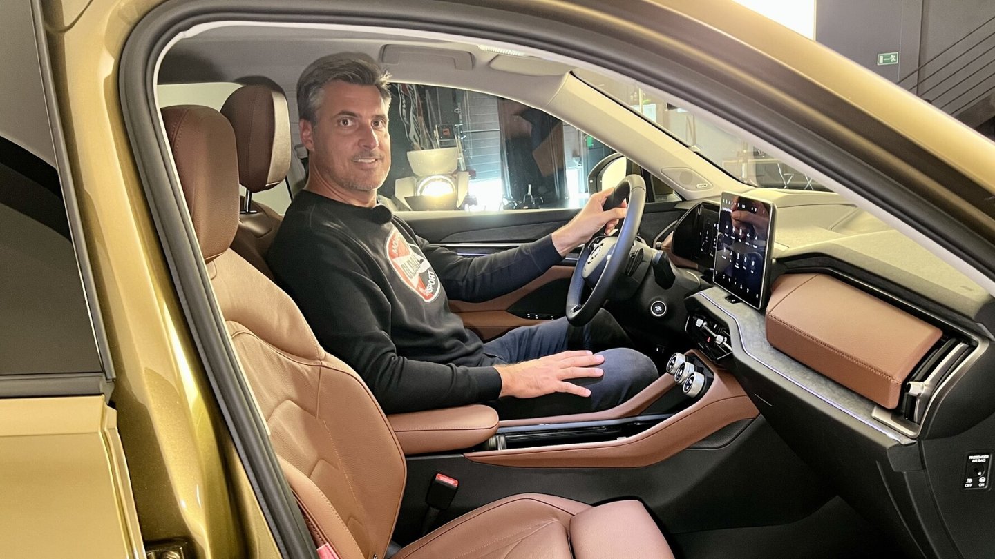 In beiden Reihen bietet der Fünfsitzer üppige Platzverhältnisse.