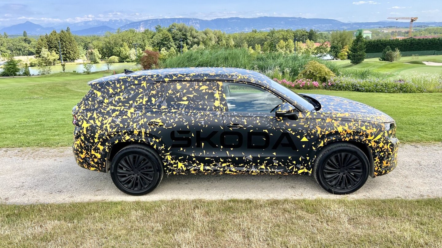 Die Karosserielänge wächst um gut sechs Zentimeter auf 4,76 Meter.