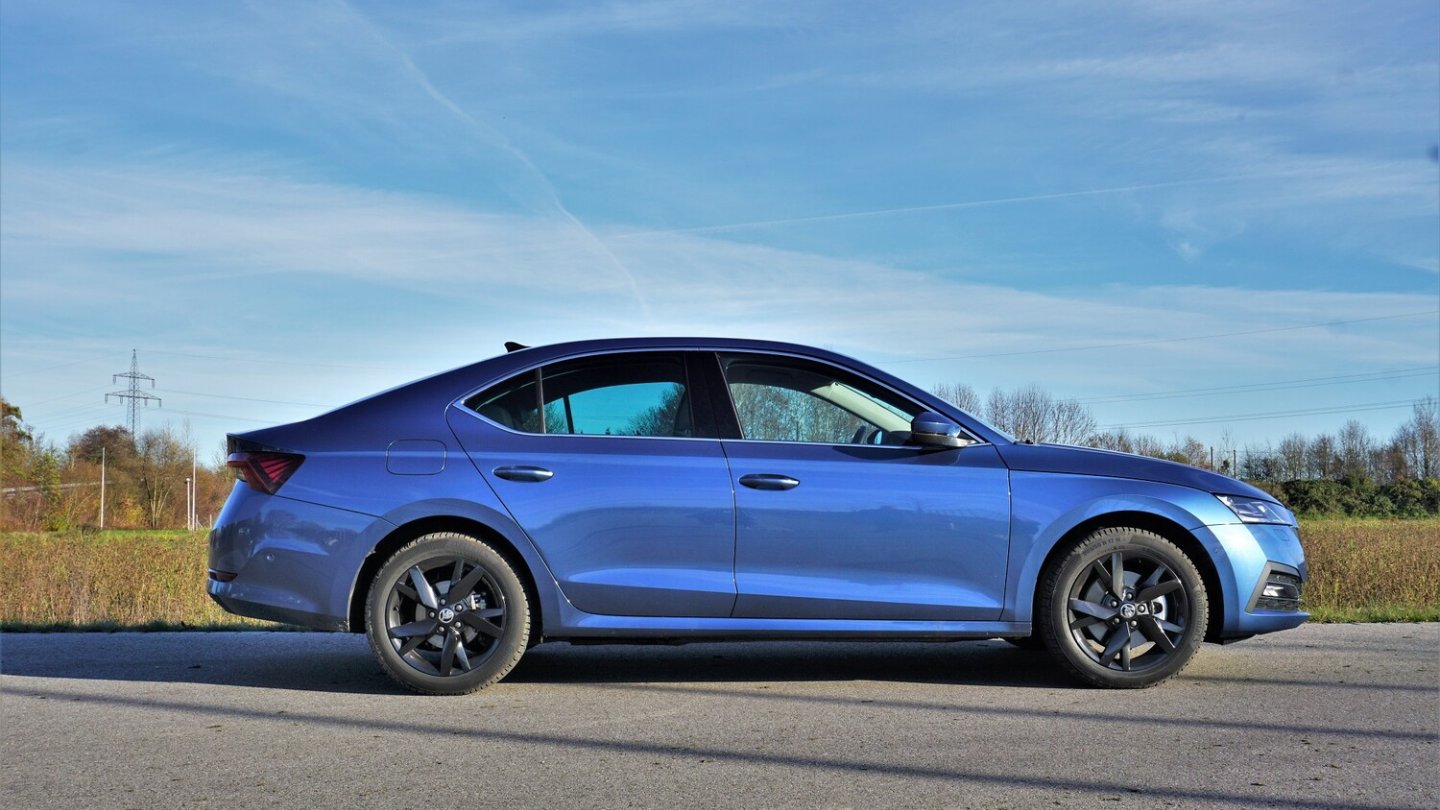 Die Farbe dieser Limousine heißt Titan-Blau.