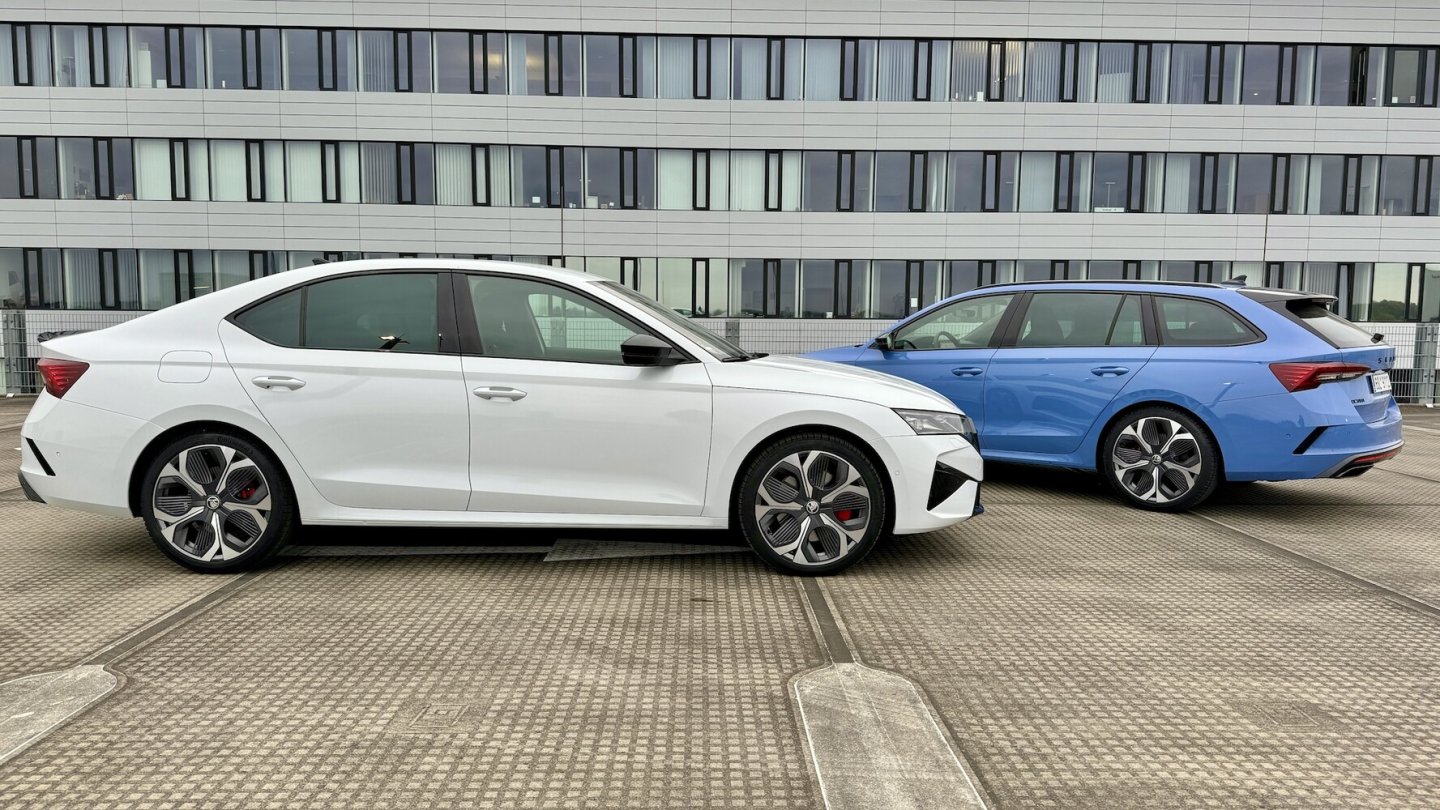Den Skoda Octavia gibt es als Limousine und Combi, hier jeweils als RS.