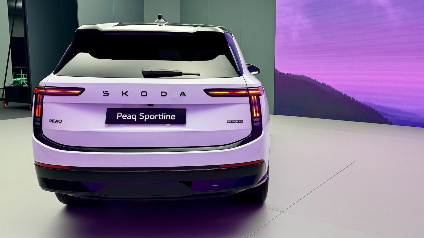 T-förmige Lichter an Front und Heck sind Bestandteile der aktuellen Skoda-Designsprache.