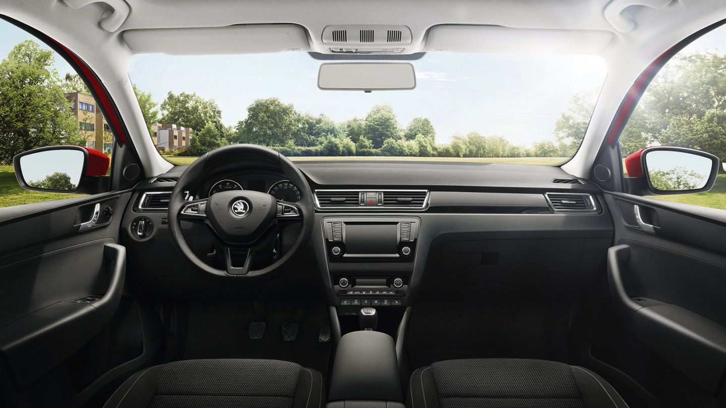 Im Cockpit düfte sich nicht viel ändern, abermals wird es wohl neue Infotainment-Bausteine geben.