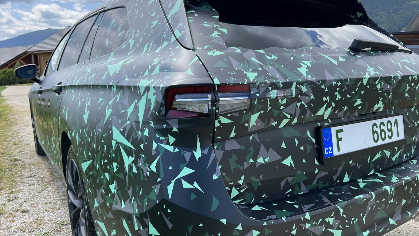 Den PHEV wird es nur als Combi geben.