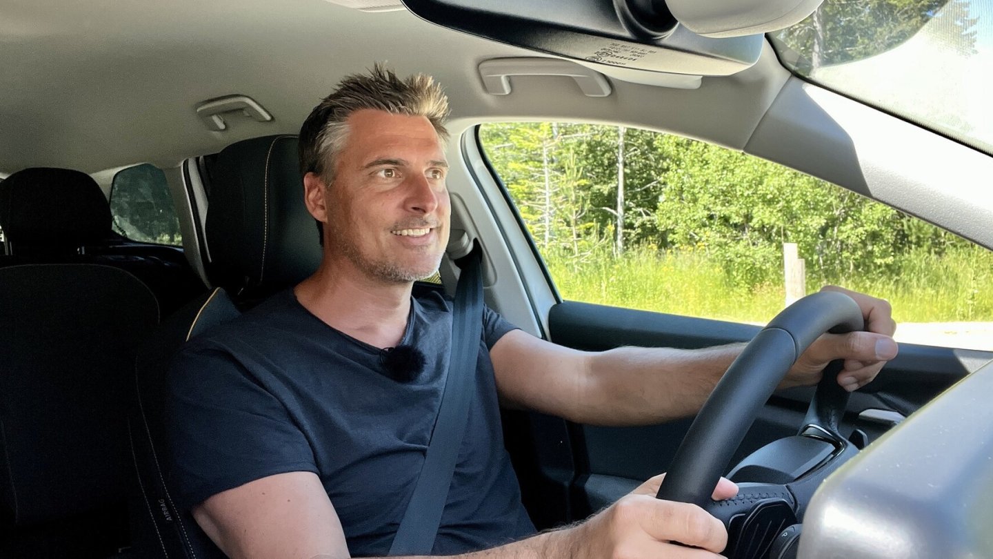 Noch darf man das Cockpit des neuen Skoda Superb nicht zeigen.