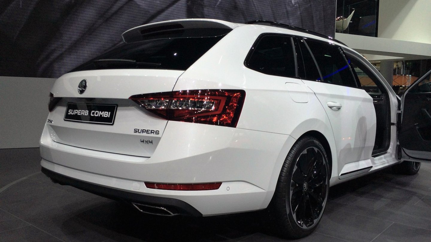 Die schwarzen Supernova-Felgen des IAA-Modells gibt es auch beim SportLine nur im Zubehör.