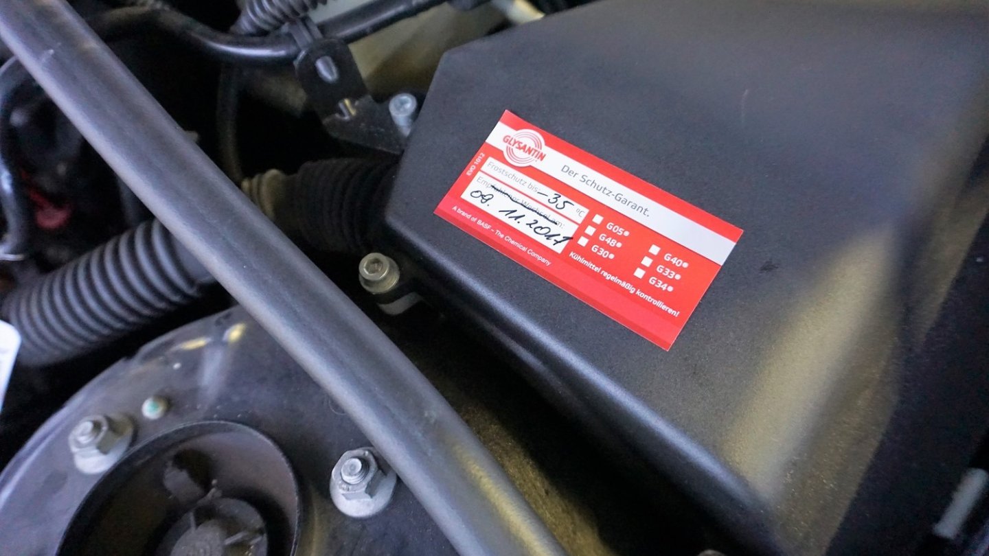 Das Kühlmittel des Motors sollte stets kontrolliert werden.