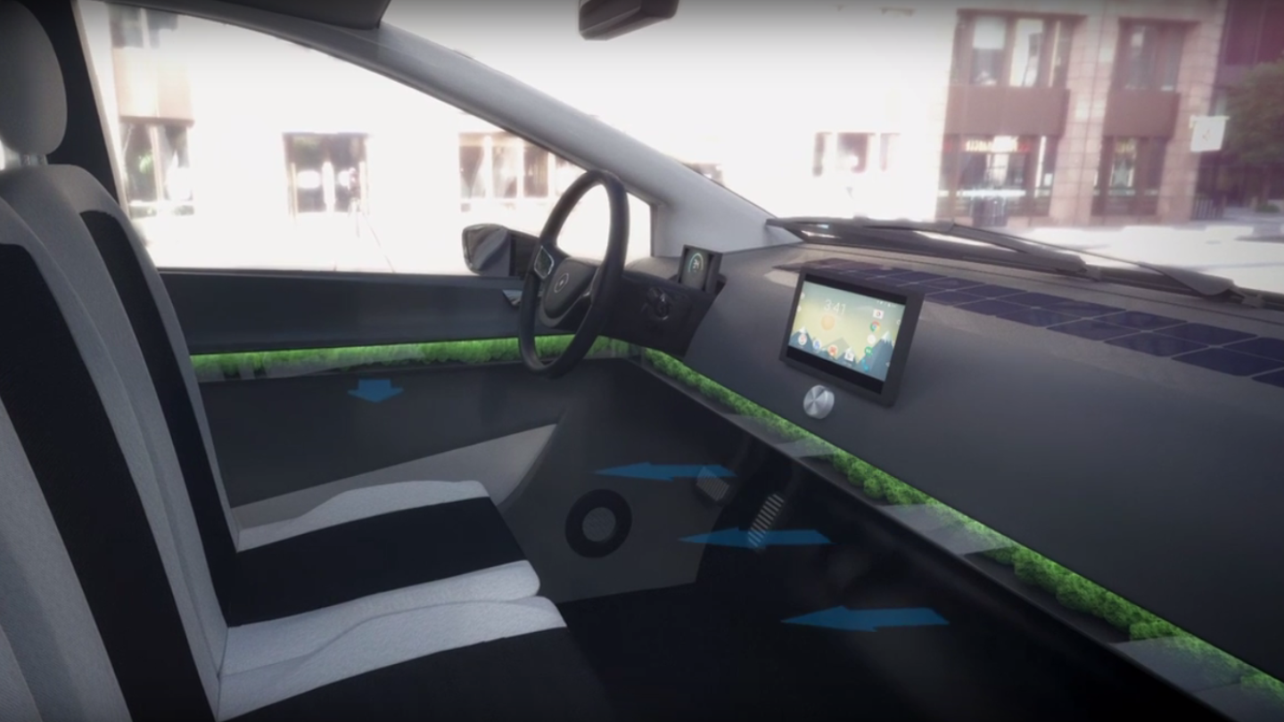 Moos im Armaturenbrett soll die Luft filtern. Und wartungsfrei sein, nicht mal gießen muss man.