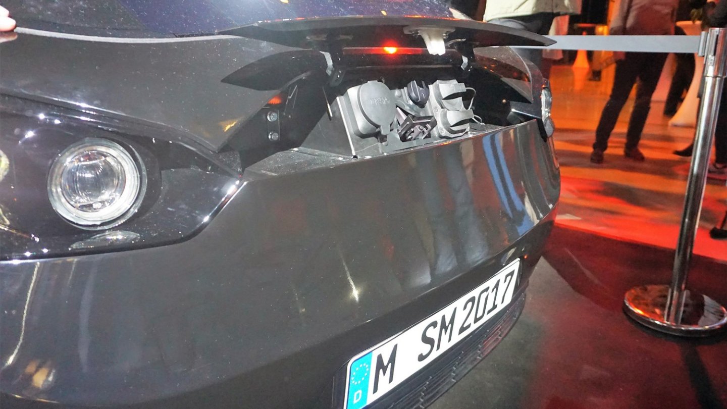 Die Steckdose lässt sich per App öffnen.