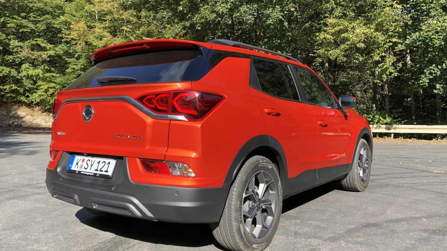 Blinker und Rückfahrleuchten liegen leider unten im Stoßfänger. Da geht schnell etwas kaputt.