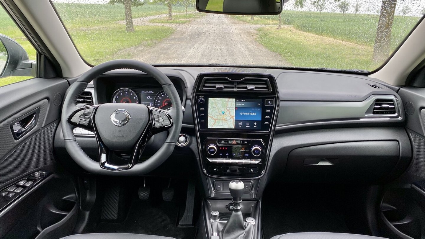 Das 9,2 Zoll große Infotainmentdisplay mit Navi ist ab der Ausstattung Quartz serienmäßig.