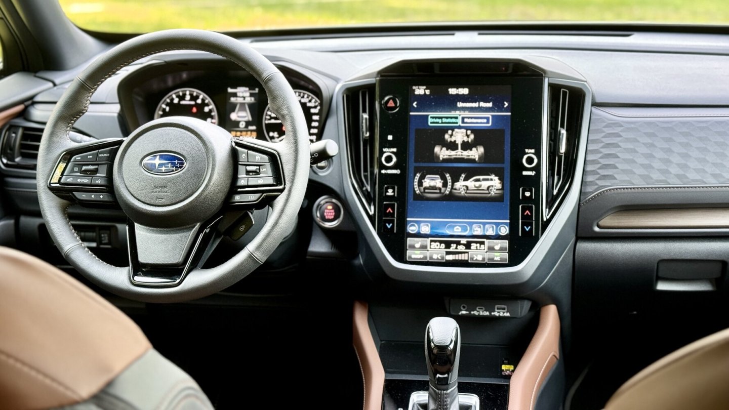 Im Cockpit des Forester findet man sich schnell zurecht.