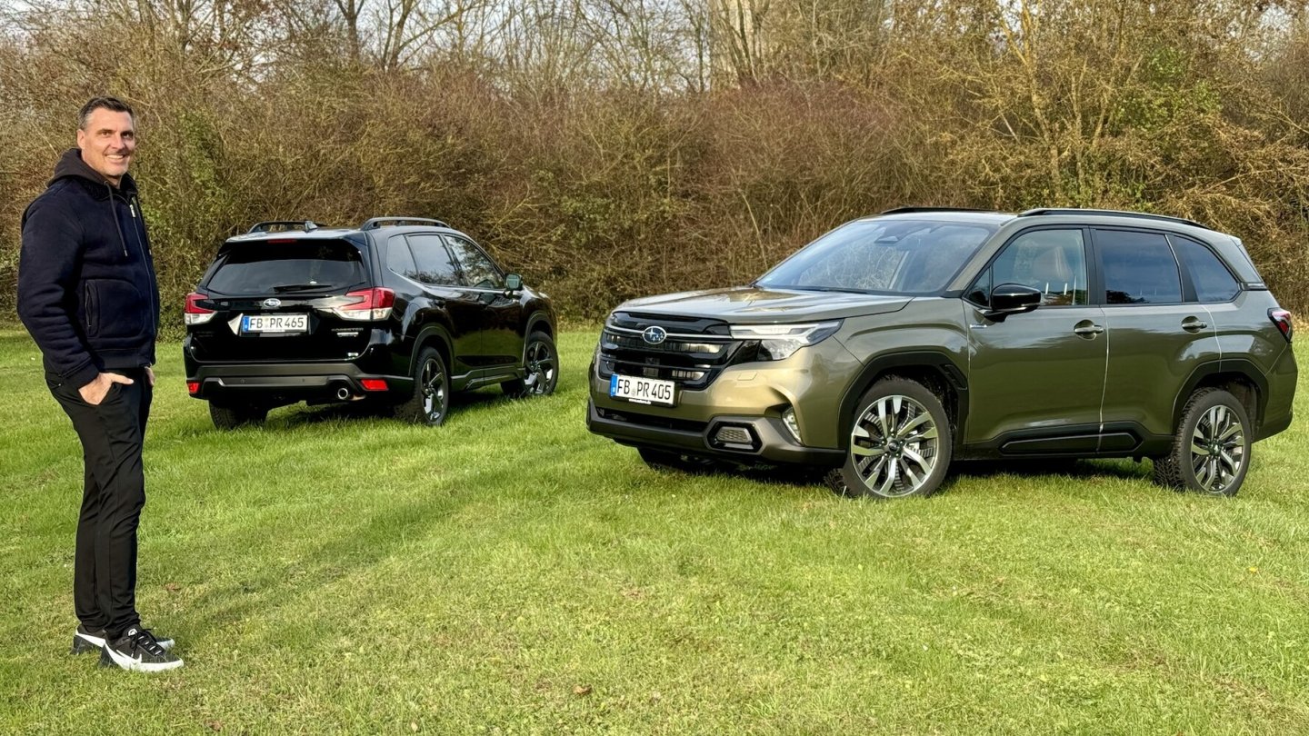 Der neue Subaru Forester ist merklich teurer als das noch aktuelle Modell, hier links im Bild.