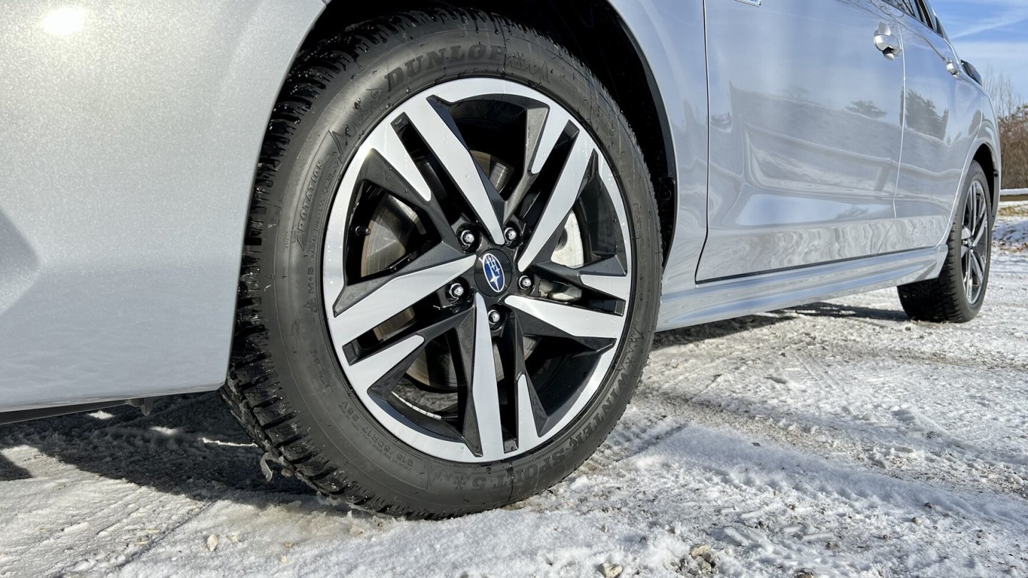 Felgen im 17-Zoll-Format unterstützen das Komfortempfinden an Bord.