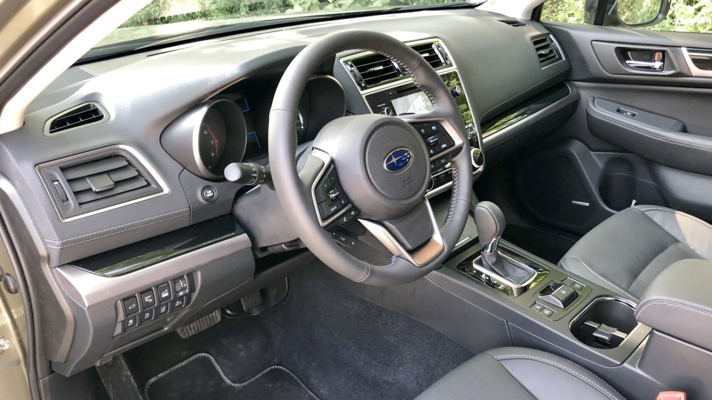 Klassische Subaru-Architektur auch im Cockpit des Outback.
