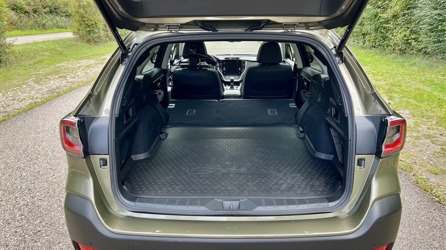 Nicht nur bei Outdoor-Hobbies lohnt sich der Griff zur Kofferraum-Schutzmatte aus dem Zubehör.