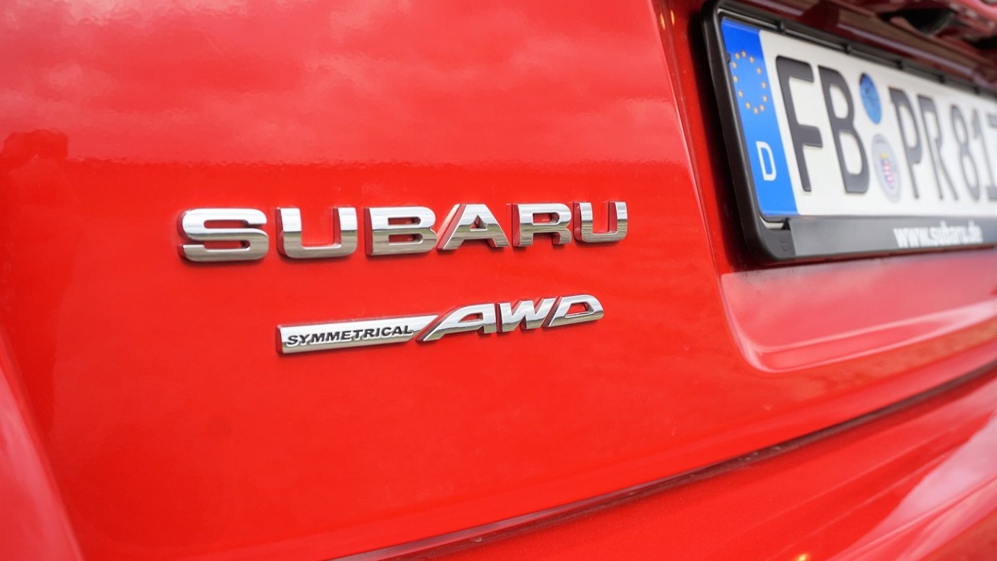 Ein Plug-in Hybrid mit Boxermotor und Allradantrieb wäre machbar und sehr interessant.