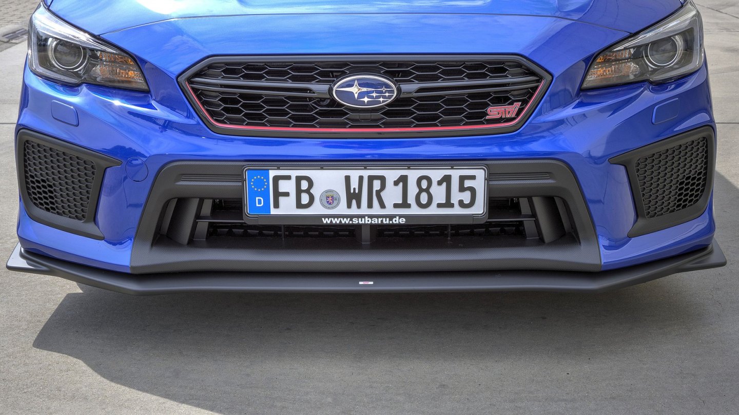 Eine Spolierlippe lugt unter der Front der Final Edition hervor.