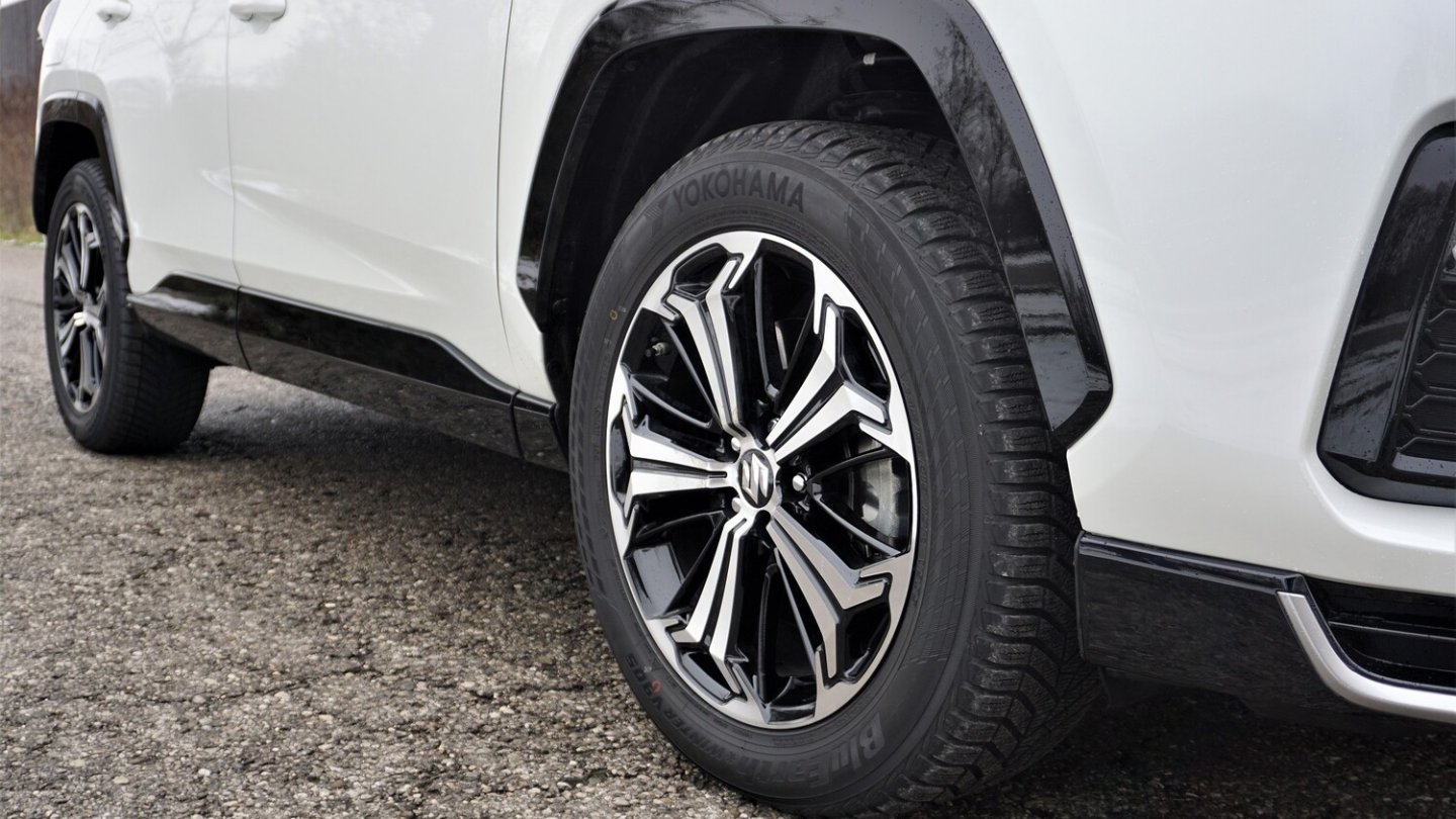 19-Zoll-Felgen sind serienmäßig.