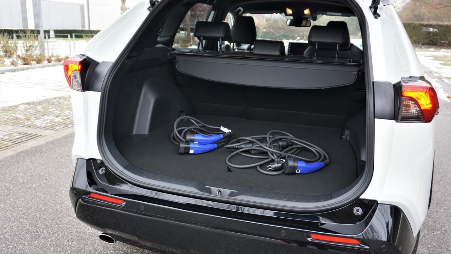 Die Lithium-Ionen-Batterie fasst brutto 18,1 kWh.