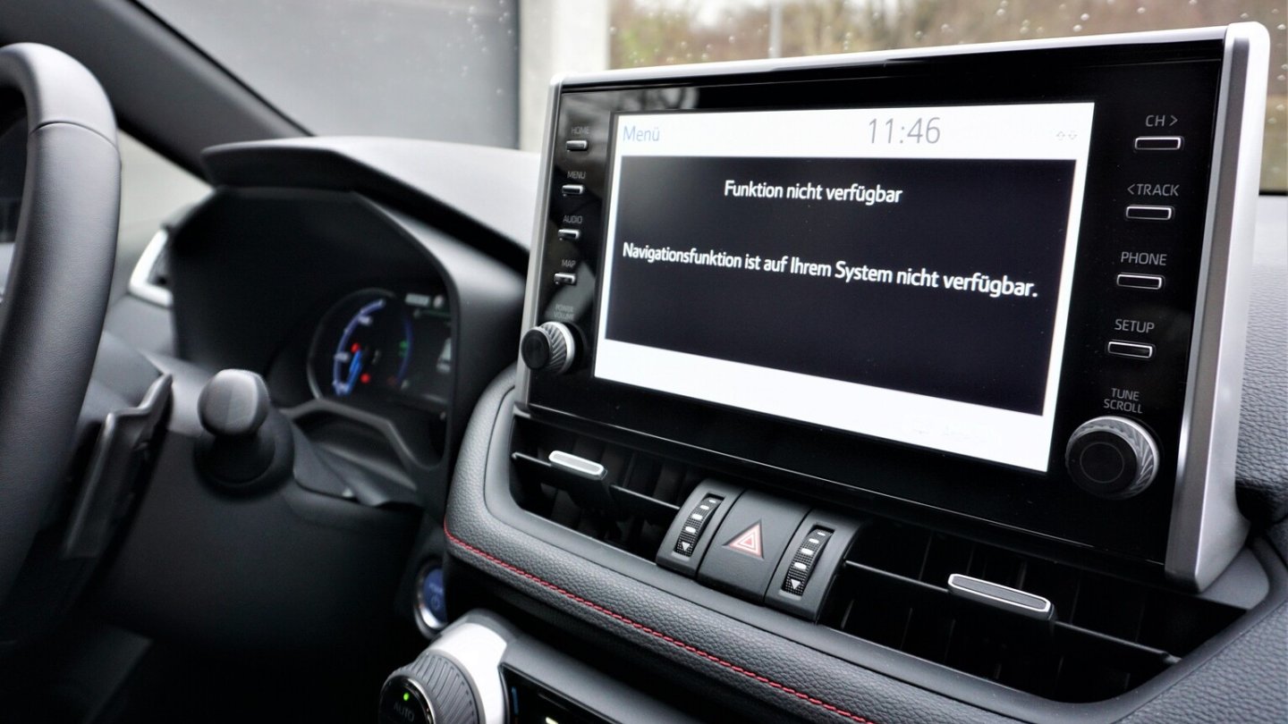 Das Toyota-Navigationssystem bleibt dem Suzuki Across verwehrt.