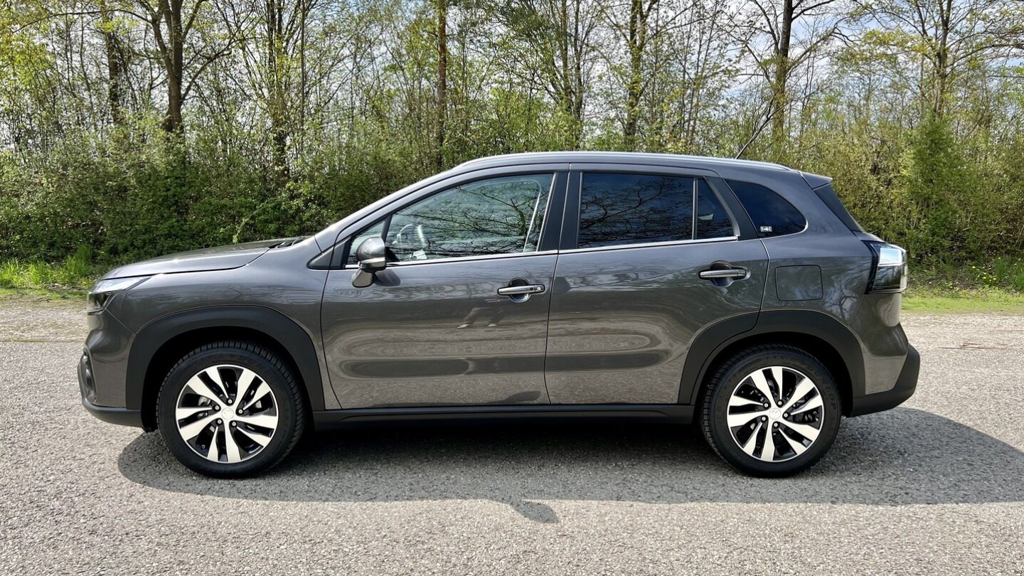 Das Basismodell kostet ab 29.290 Euro, gegen Aufpreis sind Automatik und Allradantrieb zu haben.