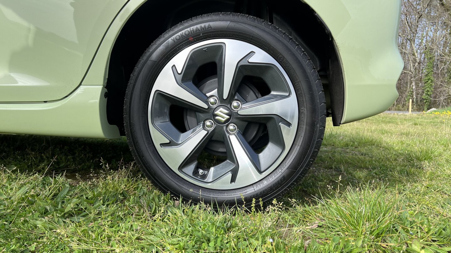 Polierte 16-Zoll-Alus sind ein Kennzeichen des Topmodells Comfort+.