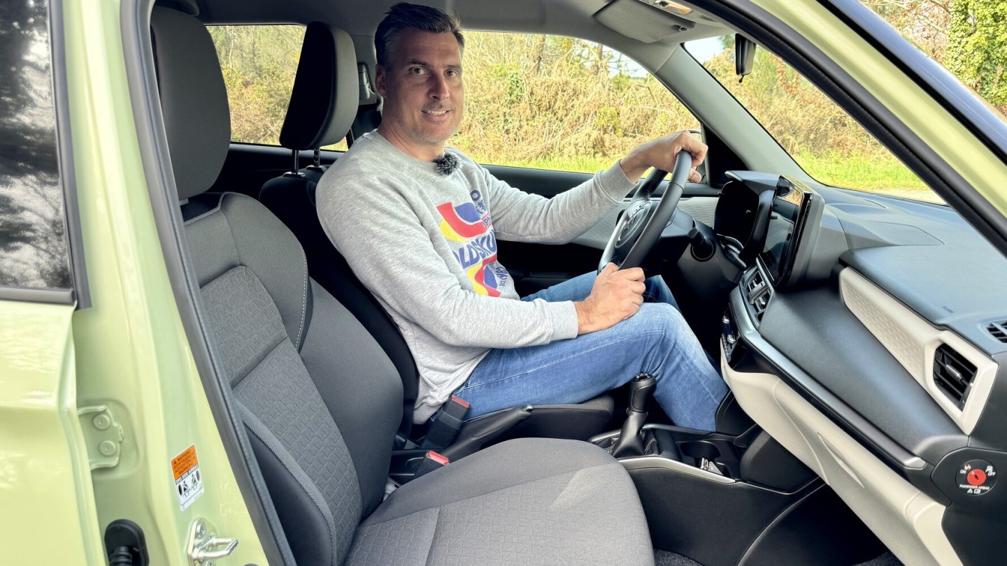 Stoffsitzbezüge in allen Varianten, das Farbschema ändert sich mit der Ausstattungslinie.