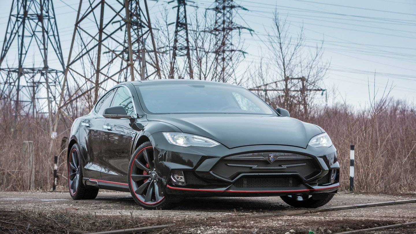 Auf die Frage 'wo machen wir Tesla-Fotos?' muss die Antwort 'Hochspannungsmast' kommen, oder?