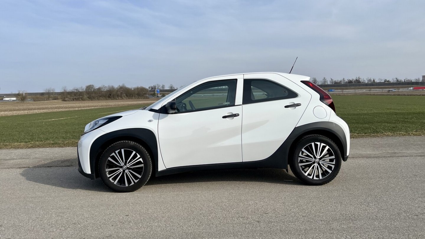 Der Toyota Aygo X ist 3,70 Meter lang.
