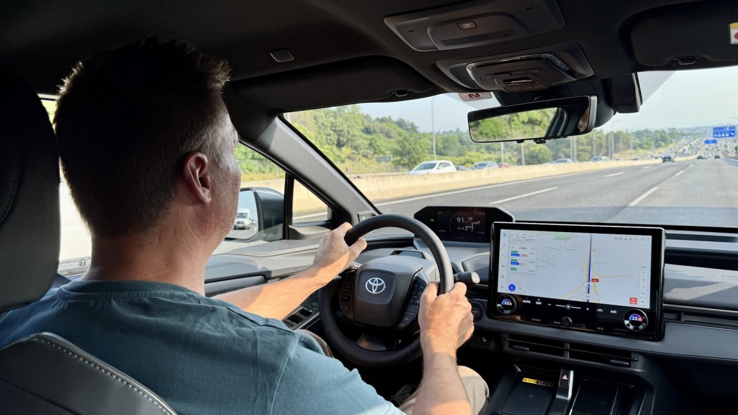 Noch vor Start der Serienproduktion konnten wir den neuen Toyota bZ4X ausführlich testen.