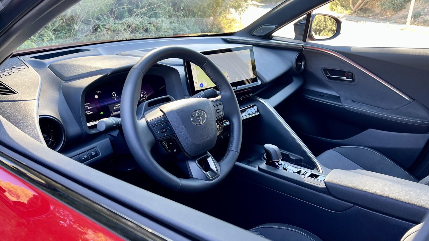 Die Materialauswahl und die Verarbeitung im Innenraum ligen auf hohem Niveau.